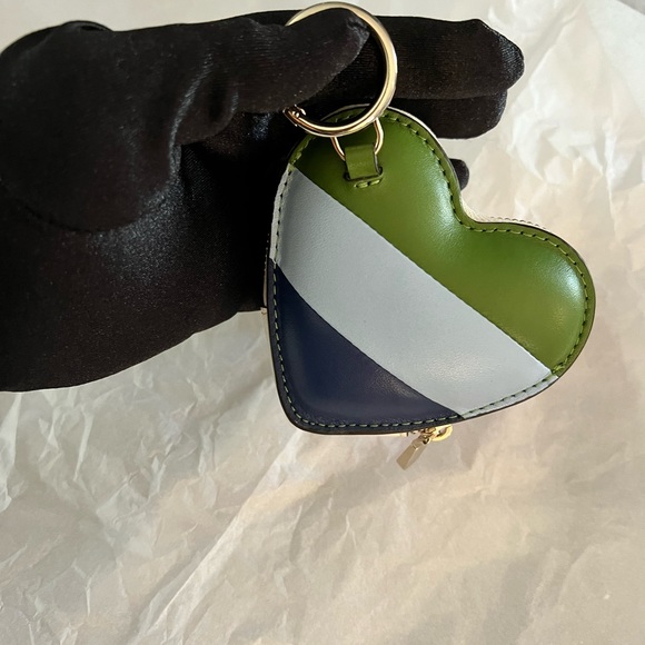 PRIDE MONTH SPECIAL 🌈 Kate Spade Coin Pouch Rainbow Heart Zip. Leather. New - Picture 2 of 6